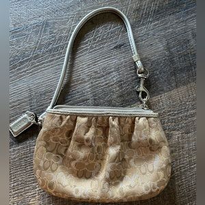 💕Like NEW Coach Wristlet purse bag